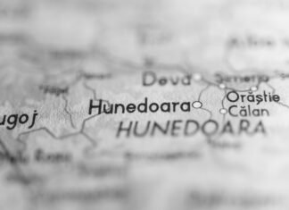 Două comune din Hunedoara, Vețel și Peștișu Mic, propun fuziunea pentru optimizarea serviciilor și reducerea costurilor.