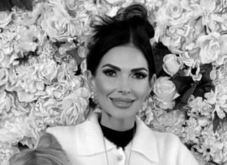 Crimă șocantă: O mamă și cei doi copii gemeni, descoperiți împușcați în apartament