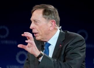 Fostul director al CIA, David Petraeus, sugerează că europenii ar putea lua parte în curând la operațiunea militară a SUA și Israel în Iran.