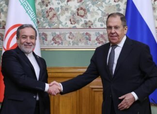 Serghei Lavrov susține că nu există probe privind dezvoltarea armelor nucleare de către Iran și cere oprirea bombardamentelor.