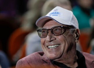 Tribunalul București a acceptat cererea lui Dan Voiculescu de rejudecare a dosarului ICA, în care a primit o condamnare de 10 ani de închisoare.