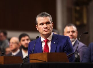Secretarul american al Apărării, Pete Hegseth, a declarat că operațiunea militară împotriva Iranului se află în fazele inițiale, cu intenția de a intensifica atacurile.
