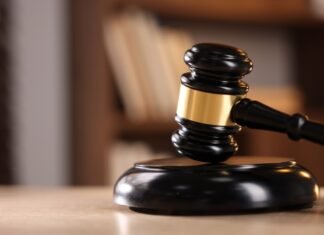 Un bărbat a fost condamnat la doi ani și cinci luni de închisoare pentru agresarea unei doctorițe de gardă la Spitalul din Fetești în 2022. Decizia nu este definitivă.