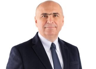 Premierul Ilie Bolojan a anunțat măsuri pentru repatrierea românilor din Orientul Mijlociu, incluzând zboruri programate și parteneriate internaționale.
