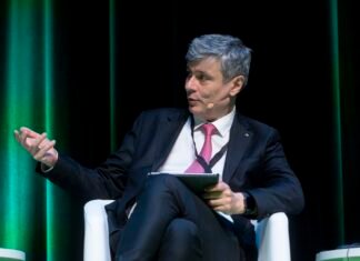 Virgil Popescu: Fondurile europene, inclusiv cele din PNRR, pot sprijini dezvoltarea locuințelor sociale.