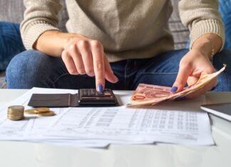 Ministrul Economiei, Carlos Cuerpo, anunță măsuri fiscale pentru a atenua impactul războiului din Orientul Mijlociu asupra prețurilor locale la electricitate și combustibili.