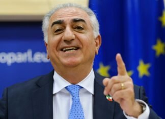 Reza Pahlavi, fiul ultimului șah al Iranului, declară că lucrează la un sistem de tranziție pentru guvernarea țării după căderea Republicii Islamice.