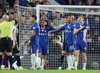 Chelsea a fost sancționată cu 11 milioane de lire sterline și a primit o interdicție de transfer suspendată pe o perioadă de doi ani.