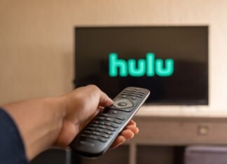 PCCW Media va lansa în iunie 2026 serialul „The Season”, o dramă despre elitele din Hong Kong, co-produsă cu SK Global, disponibil pe Hulu și Viu.