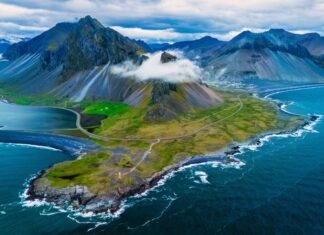 Islanda încheie un parteneriat cu UE și reia negocierile de aderare.