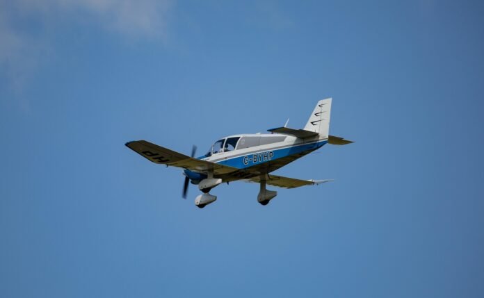 69be73c96014c_theotherkev-small-plane-flying-5248636_1920.jpg