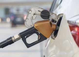 Șoferii din Bihor au protestat vineri seară împotriva creșterii prețurilor la carburanți.