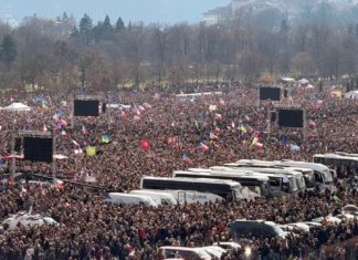 Protest masiv la Praga împotriva guvernului Babiš: „Nu dorim să devenim Ungaria”