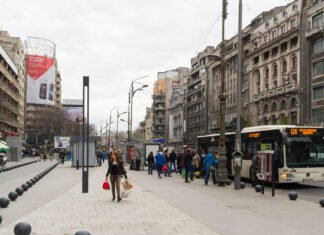 Ciprian Ciucu anunță consolidarea blocului Patria de pe Bulevardul Magheru și reabilitarea spațiului pietonal, în timp ce terenul din fața librăriei Cărturești va fi expropriat pentru a împiedica noi construcții.