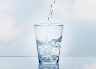 Accesul gratuit la apă potabilă în locuri publice, aproape de a deveni lege în România