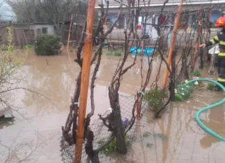 Pompierii răspund după furtuni devastatoare