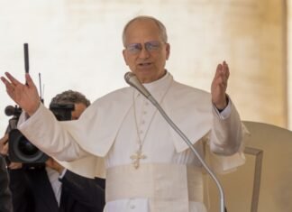 Papa Leon al XIV-lea respinge rugăciunile lui Hegseth pentru violență, subliniind că Iisus nu poate legitima războiul.