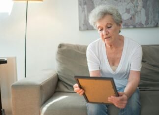 Un test de sânge finanțat de UE ar putea detecta Alzheimer înainte de apariția simptomelor.