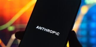 Trump: Anthropic, companie de inteligență artificială, ar putea colabora cu Pentagonul după evaluarea riscurilor pentru lanțul de aprovizionare.