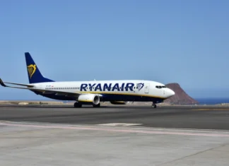 Ryanair va cere pasagerilor care își predau bagajele să se înregistreze cu o oră înainte de decolare, începând din noiembrie, pentru a reduce cozile și a evita pierderile de zboruri.
