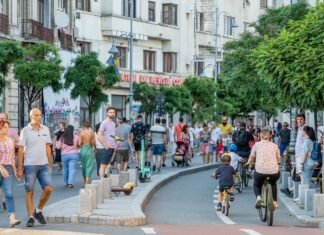 Ministerul Afacerilor Interne și Phoenix Media lansează proiectul „Phoenix Media Public Safety Awareness”, destinat informării cetățenilor despre urgențe prin panouri digitale.