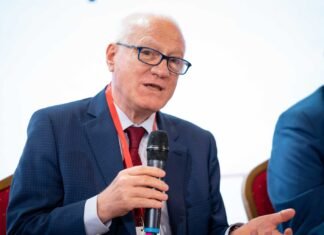 Valeriu Stoica, Dilema: Evadarea către o siguranță iluzorie și revenirea acasă