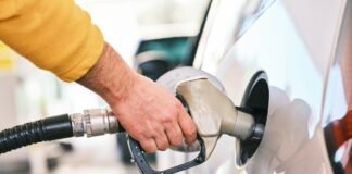 TotalEnergies avertizează: Europa ar putea suferi o penurie energetică dacă blocajul din strâmtoarea Ormuz persistă.