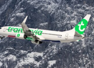 Transavia anulează zboruri în mai și iunie din cauza creșterii costurilor combustibilului; pasagerii afectați pot solicita rambursare sau rezervare gratuită.