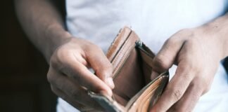 Aproape 93 de milioane de europeni au fost în pericol de sărăcie anul trecut