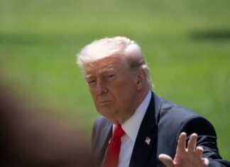 Trump afirmă că „nu știe” dacă a pierdut controlul asupra majorității republicane din Senat, după respingerea cererii de 1 miliard de dolari pentru sala de evenimente.