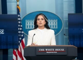Tulsi Gabbard, Directoarea Serviciului Național American de Informații, demisionează pe 30 iunie pentru a-și sprijini soțul diagnosticat cu cancer osos.