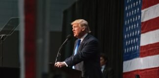 Donald Trump a declarat că blocada porturilor iraniene din Strâmtoarea Ormuz va continua până la semnarea acordului.