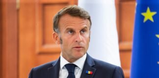 Macron discută cu Lukașenko despre riscurile implicării Belarusului în războiul din Ucraina și subliniază necesitatea îmbunătățirii relațiilor cu Europa.
