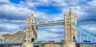 Temperatură record de 33,5°C înregistrată pe 25 mai lângă Londra, depășind vechiul record de 32,8°C din 1922 și 1944.
