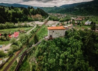 Președintele PSD Bacău contestă arborarea steagurilor Ungariei și Ținutului Secuiesc la reabilitarea Cetății Rakoczi din Ghimeș