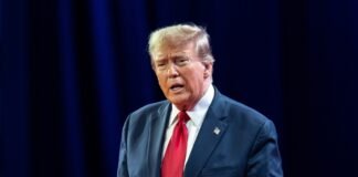 Președintele Trump convoacă o întâlnire de cabinet la Camp David pe fondul deteriorării negocierilor cu Iranul.