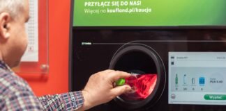 Wiesław Galwas, un polonez, a reciclat 7.851 de sticle și doze într-o singură zi, câștigând aproape 930 de euro, pe care îi va dona pentru educația ecologică a elevilor.
