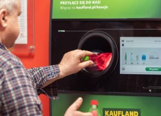 Wiesław Galwas, un polonez, a reciclat 7.851 de sticle și doze într-o singură zi, câștigând aproape 930 de euro, pe care îi va dona pentru educația ecologică a elevilor.
