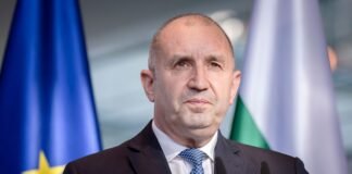 Prim-ministrul bulgar Rumen Radev: Europa trebuie să accelereze negocierile cu Rusia și să reevalueze rapid strategia privind conflictul din Ucraina.