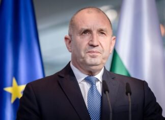 Prim-ministrul bulgar Rumen Radev: Europa trebuie să accelereze negocierile cu Rusia și să reevalueze rapid strategia privind conflictul din Ucraina.