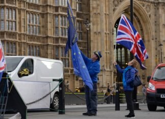 Revenirea Regatului Unit în Uniunea Europeană, denumită ‘Bre-entry’, câștigă susținere în politica britanică pe fondul nemulțumirilor generate de Brexit.