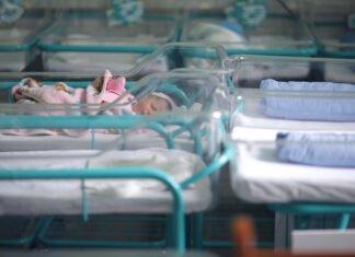 ANPIS: Beneficiarii de alocații pentru copii au crescut cu aproape 26.000 de la începutul anului