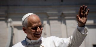 Papa Leon citează un personaj din ‘Stăpânul Inelelor’ în prima sa enciclică, discutând despre inteligența artificială și subliniind necesitatea ‘dezarmării’ acesteia pentru binele comun.