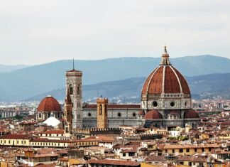 Florența extinde restricțiile pentru închirierile turistice pe termen scurt în nouă cartiere, aplicând reguli din centrul istoric.