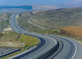 Restricții de circulație pentru vehiculele de mare tonaj în timpul minivacanței de Rusalii, între 30 mai și 1 iunie 2026, pe anumite autostrăzi și drumuri naționale