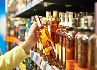 Parlamentul Croației a aprobat o lege prin care primăriile pot limita vânzarea de alcool în magazine.