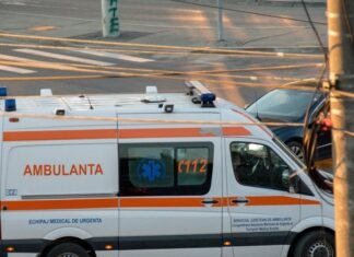 Incident grav într-o școală din Mangalia: Un elev de 13 ani spitalizat după ce a căzut de la primul etaj