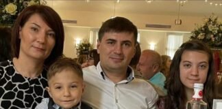 Părinții și cei doi copii au decedat.