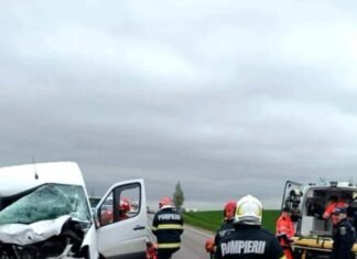 Accident grav în Neamț: Coliziune între un microbuz, un autotren și o cisternă cu motorină