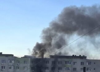 Incendiu devastator într-un bloc din Sectorul 2 al Capitalei: 28 de evacuați și trei persoane spitalizate.